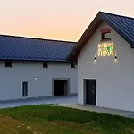 Winnica Novi - *