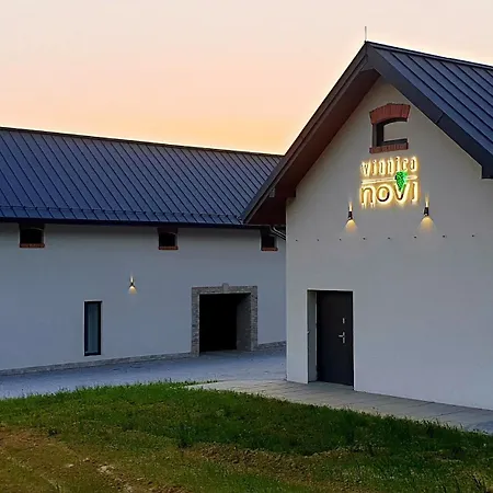 Winnica Novi - *